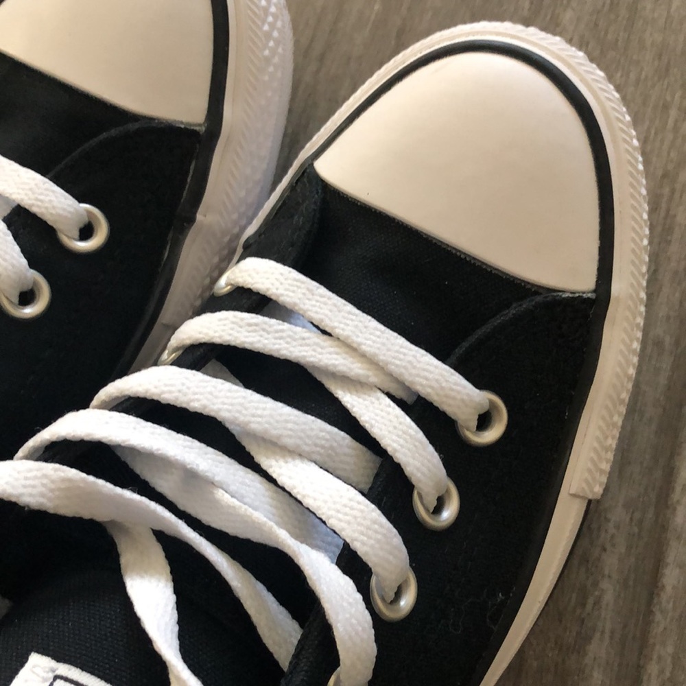 Converse - Picture 4 of 7